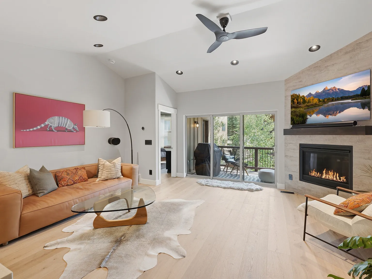 2 bed, 2494 sqft, $5,800 — Photo 2