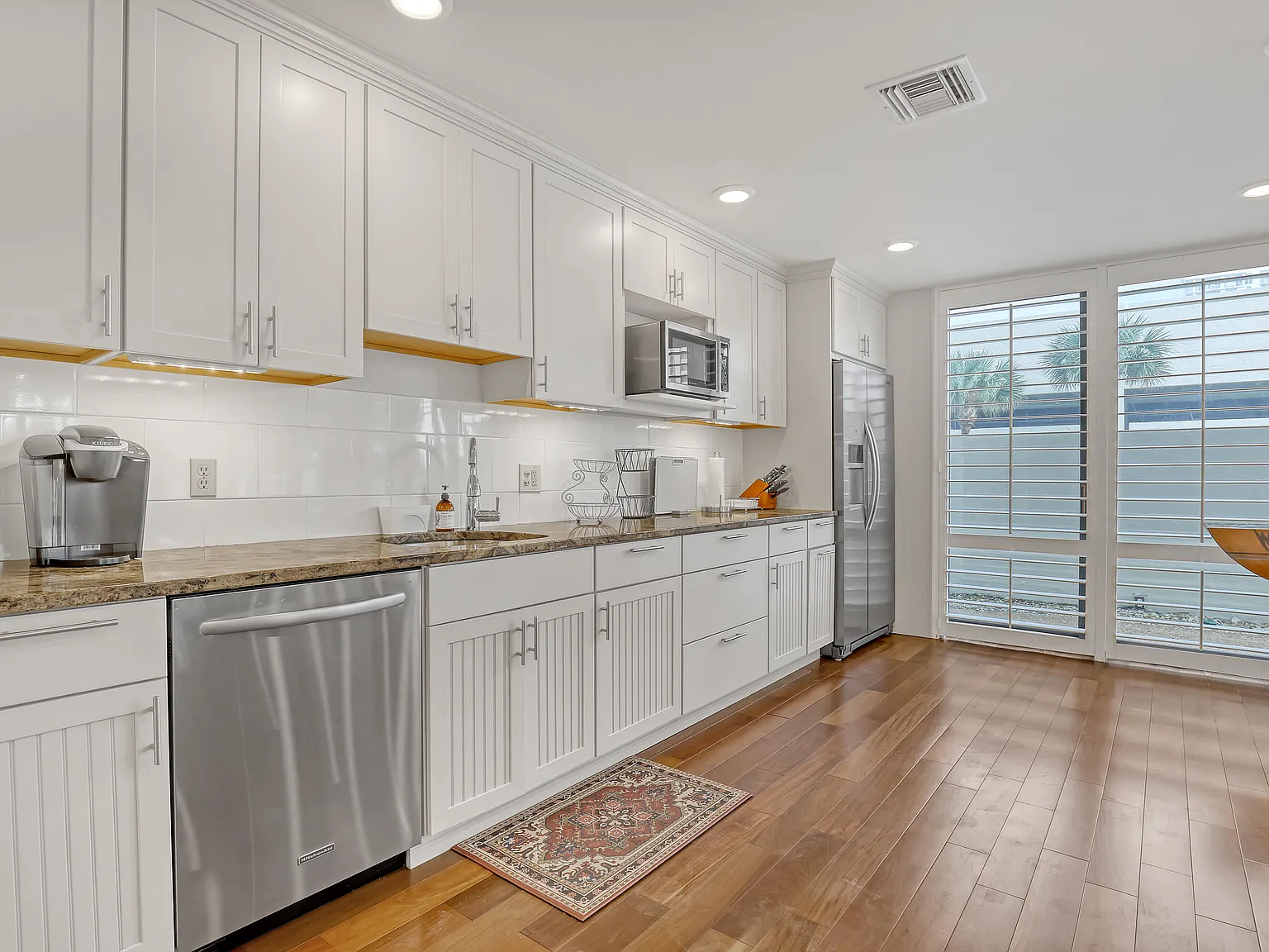 2 bed, 2.5 bath, 1617 sqft, $5,500 — Photo 4