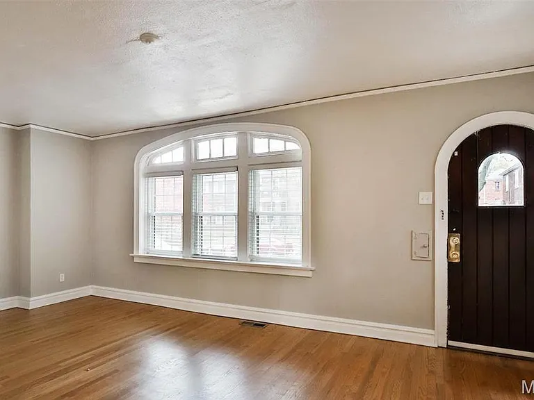 7125 Dartmouth Ave — Photo 5