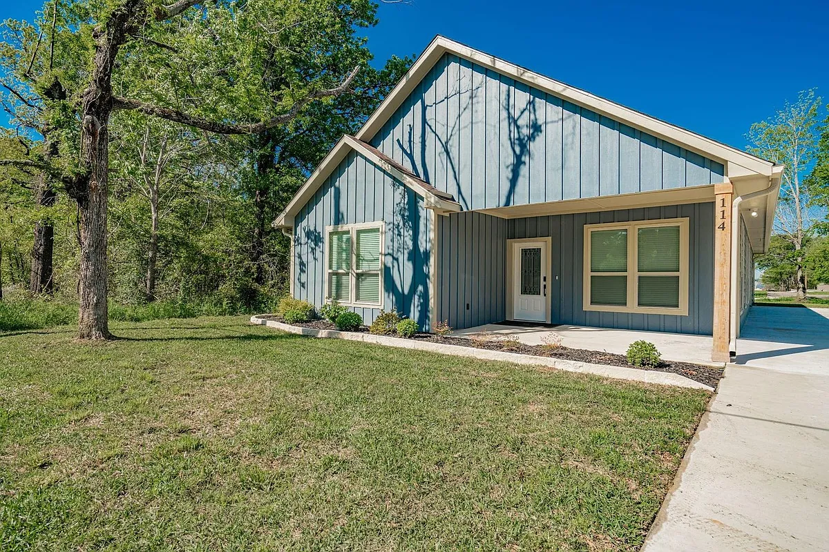 Building Photo - 114 Sierra Madre