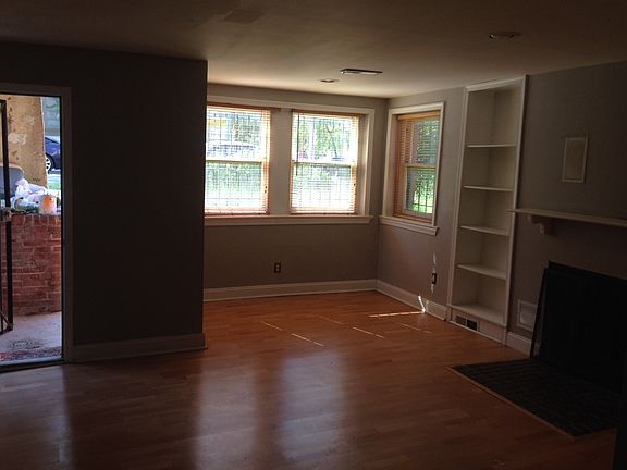 Late afternoon - view of the front living area.