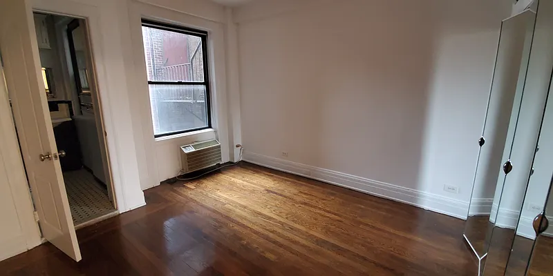 Rented by Bond New York | media 9