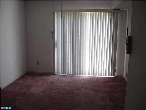 4th image of 1 Standiford Ct