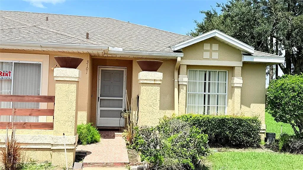 3 bed, 2.0 bath, 1109 sqft, $1,900 — Photo 2