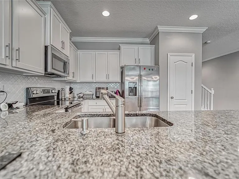 3903 Silverlake Way — Photo 8