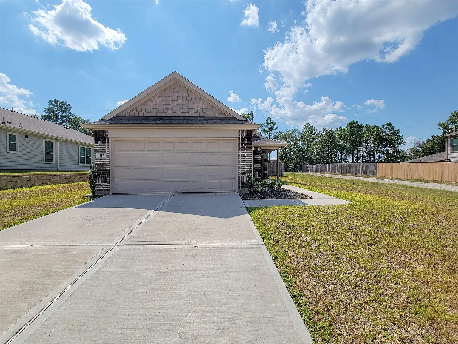 3 bed, 2.0 bath, 1196 sqft, $1,795 — Photo 3