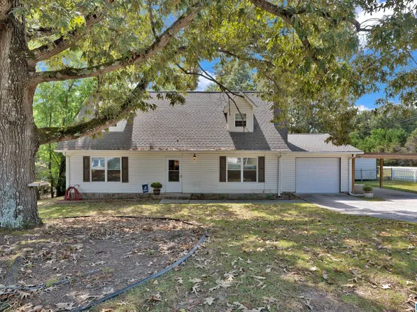 100 Bermuda Lake Dr, Alabaster, AL 35007