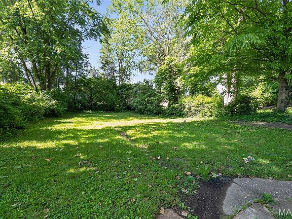 3rd image of 8316 Garfield Ave