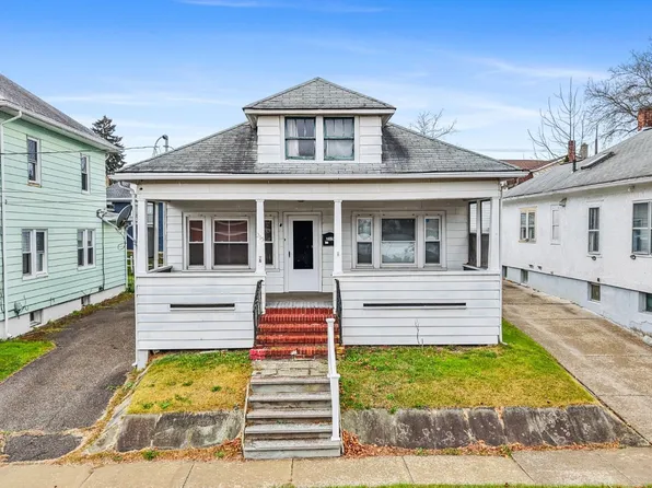 215 N McKinley Ave, Endicott, NY 13760