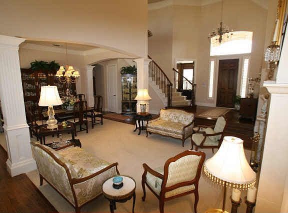 2nd image of 1900 Cypress Point Dr