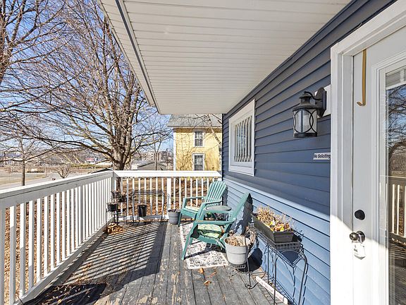 2nd image of 101 River Ct