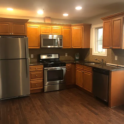 170 W Montauk Hwy #13 Photo 1 170 W Montauk Hwy #13 Photo 1