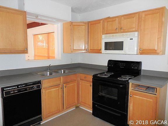 4th image of 526 NW 19th Ave