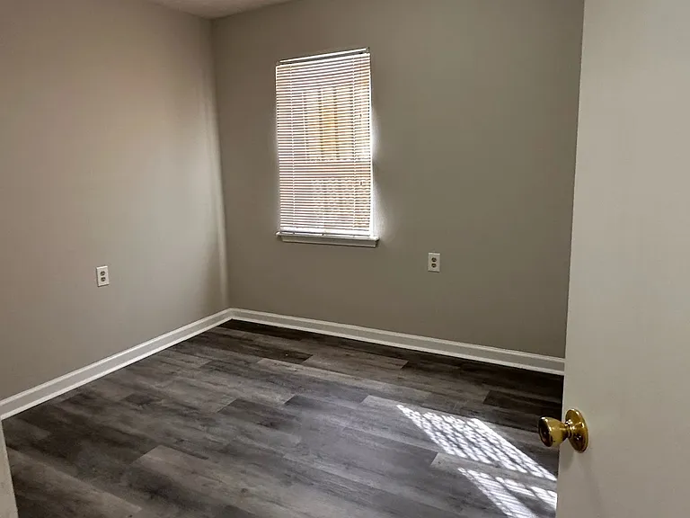 1293 Bridges Ave SW — Photo 31