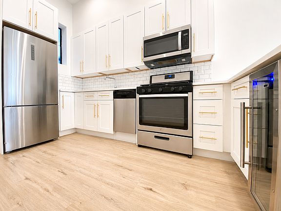 5th image of 191 Jefferson Ave #4B
