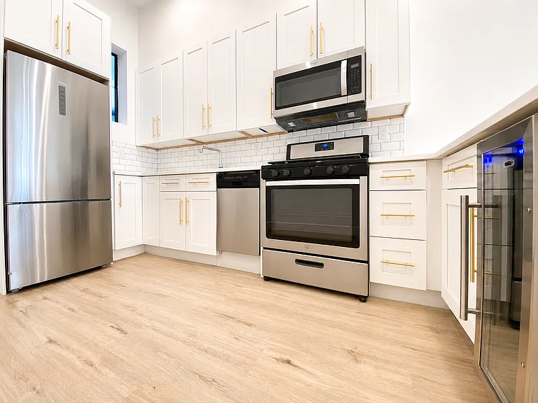 191 Jefferson Ave #4B — Photo 5