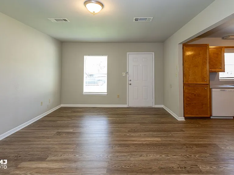 3140 Boyd Ave — Photo 9