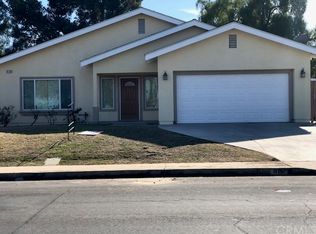 916 W 10th St, Corona, CA 92882