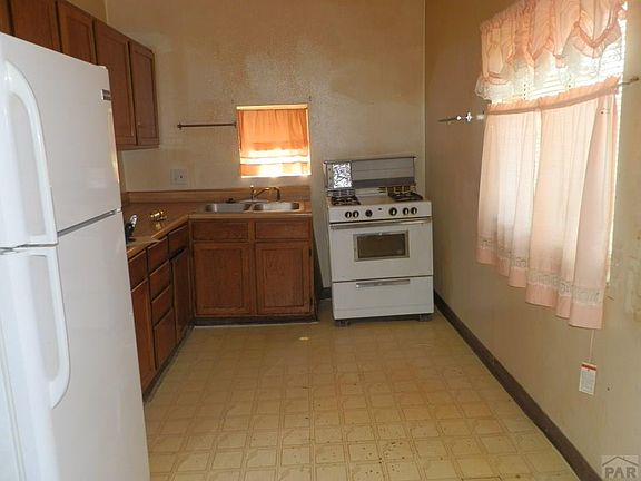 2nd image of 2106 E 10th St