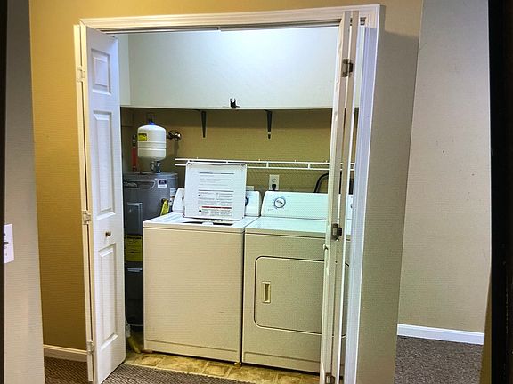 5th image of 1012 Grindstaff Ave Suite 4