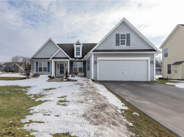 143 Whistlers Cove Ln, Rochester, NY 14612