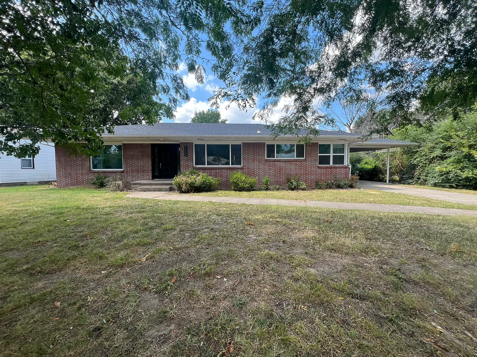 3 bed, 1.5 bath, 1574 sqft, $1,395 — Photo 1