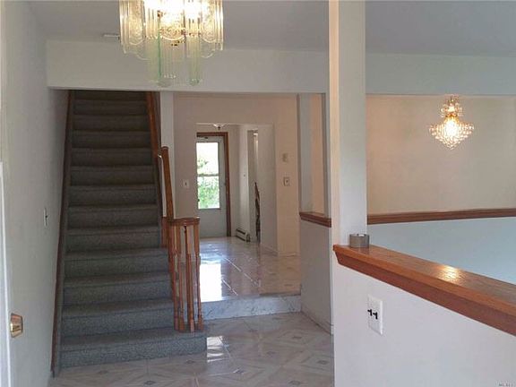 3rd image of 551 Rosevale Ave