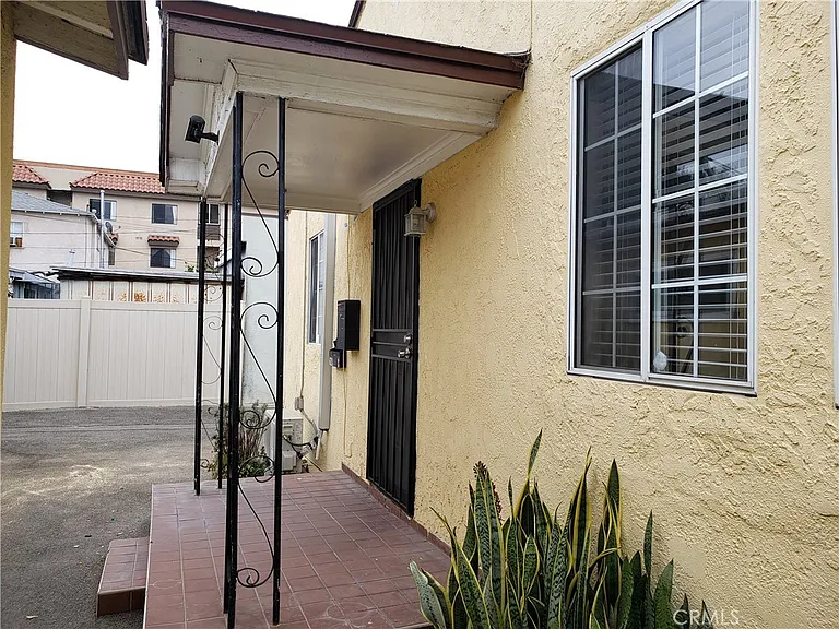 628 W State St #C — Photo 14