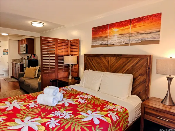 2425 Kuhio Ave #405, Honolulu, HI 96815