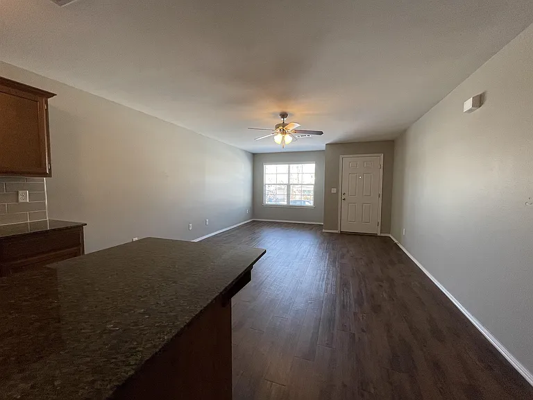 2902 SW Deerfield Blvd #2 — Photo 7