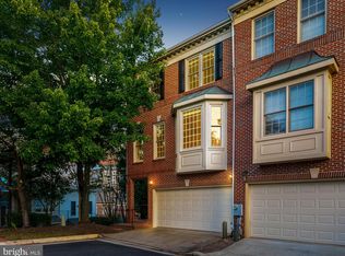 2523 Hunton Pl, Alexandria, VA 22311