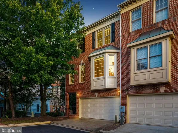 2523 Hunton Pl, Alexandria, VA 22311