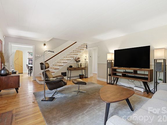 5th image of 129 Mears Ave