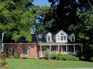 233 Bart Green Dr, Johnson City, TN 37615