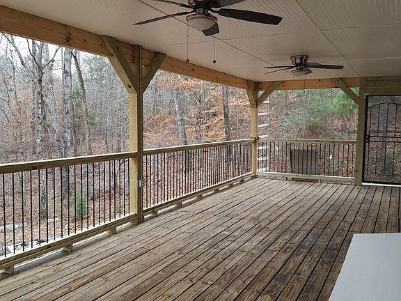 Back  enclosed deck 