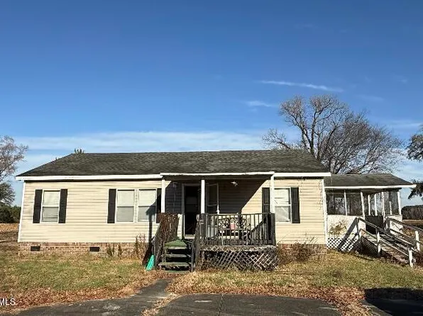1242 Pages Lake Road, Saint Pauls, NC 28384