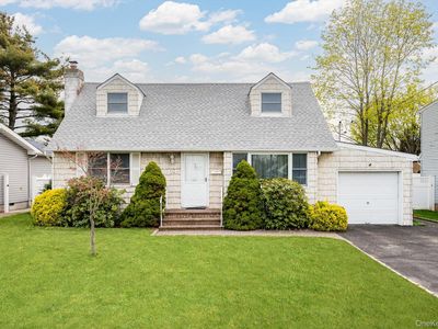 64 Arlyn Drive E, Massapequa, NY, 11758