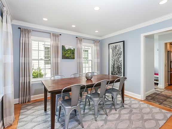4 Oakwood Avenue