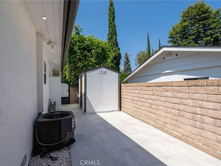 19308 Lemarsh St — Photo 34