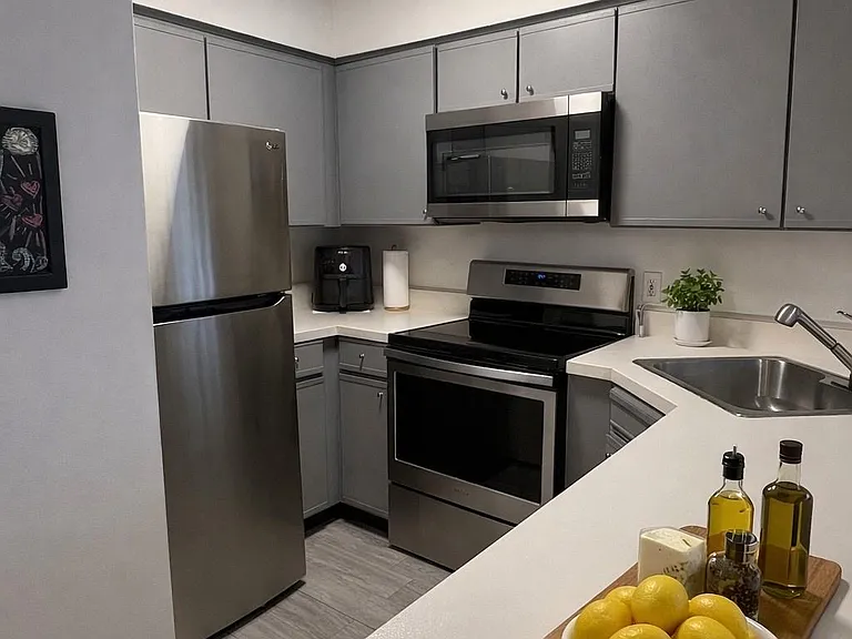 5 Linden St #2E — Photo 6