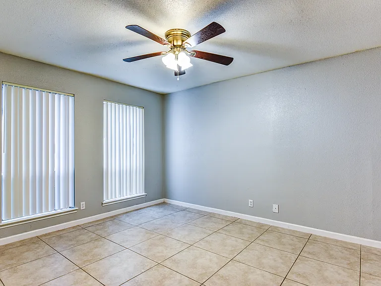 Heather Apartments — Photo 9