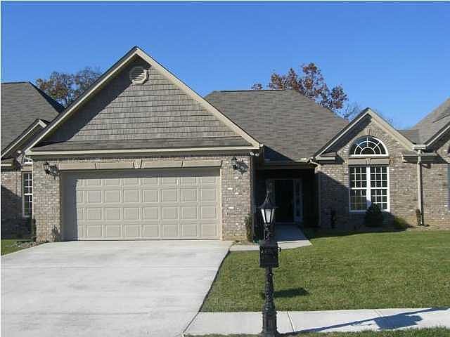 1st image of 2851 Amsterdam Ln #33