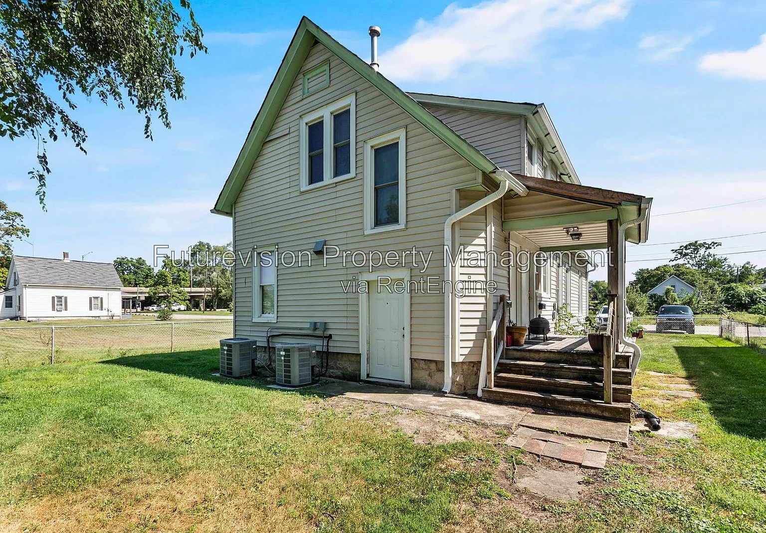 3 bed, 1.0 bath, $1,595 — Photo 2