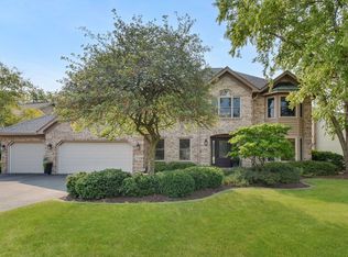 620 Waterbury Dr, Aurora, IL 60504