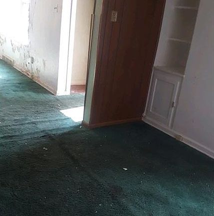 4th image of 2717 Athens Ave