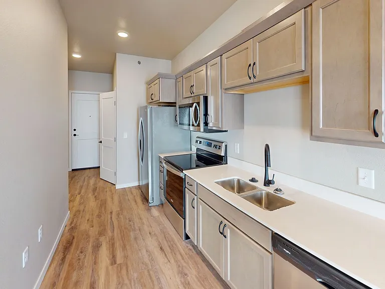 10Bedrock Apartments — Photo 23