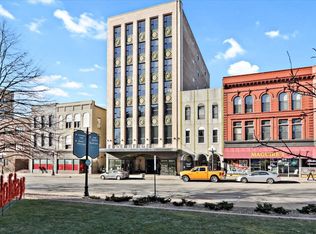 212 N Center St UNIT 605, Bloomington, IL