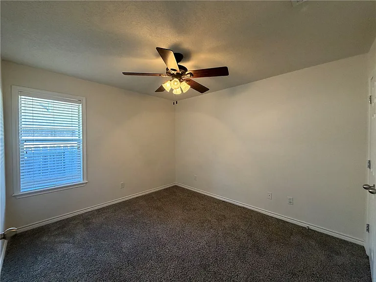 4216 Camber Ct — Photo 4