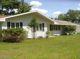 704 N River St, Evart, MI