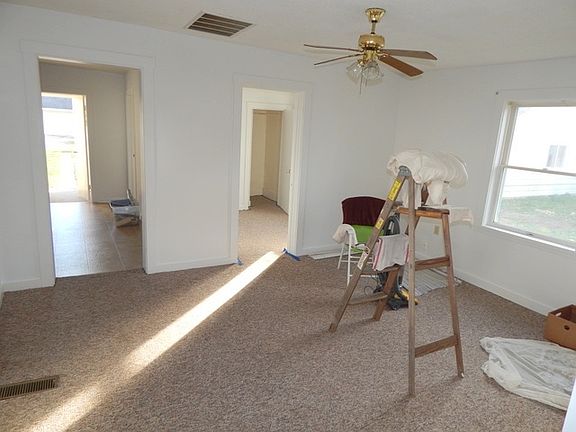 3rd image of 1110 W Cherry St